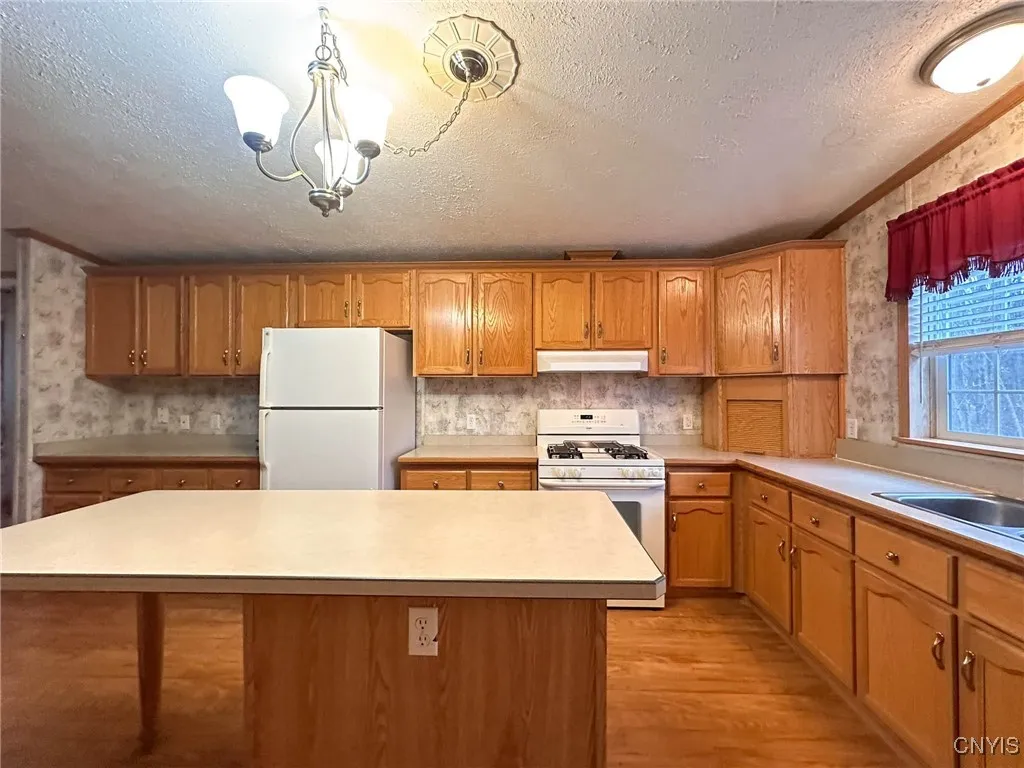 355 Aspen Drive, Utica, New York 13502, Utica, New York 13502, 3 Bedrooms Bedrooms, 6 Rooms Rooms,2 BathroomsBathrooms,Residential,For Sale,355 Aspen Drive, Utica, New York 13502,0,S1652320