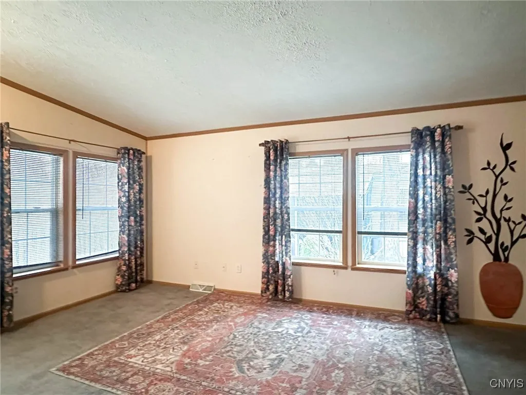 355 Aspen Drive, Utica, New York 13502, Utica, New York 13502, 3 Bedrooms Bedrooms, 6 Rooms Rooms,2 BathroomsBathrooms,Residential,For Sale,355 Aspen Drive, Utica, New York 13502,0,S1652320