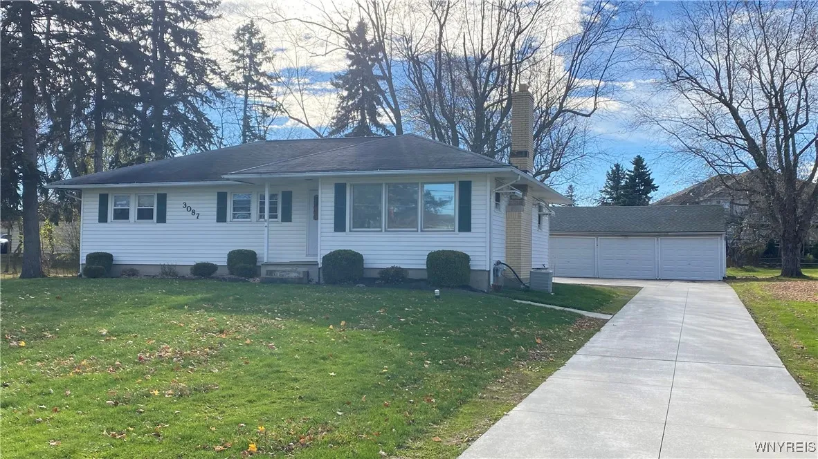 3087 Cloverbank Road, Hamburg, New York 14075, Hamburg, New York 14075, 4 Bedrooms Bedrooms, 6 Rooms Rooms,1 BathroomBathrooms,Residential,For Sale,3087 Cloverbank Road, Hamburg, New York 14075,0,B1652356