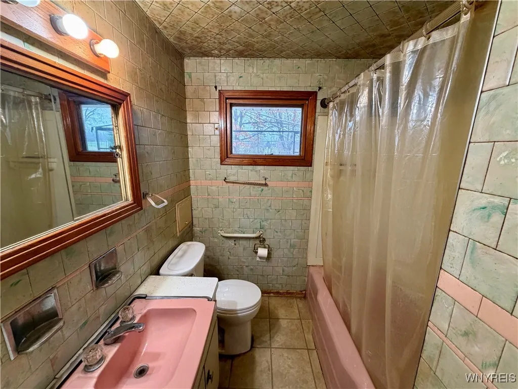 5559 Stilwell Road, Hamburg, New York 14075, Hamburg, New York 14075, 2 Bedrooms Bedrooms, 5 Rooms Rooms,1 BathroomBathrooms,Residential,Closed,5559 Stilwell Road, Hamburg, New York 14075,0,B1651707