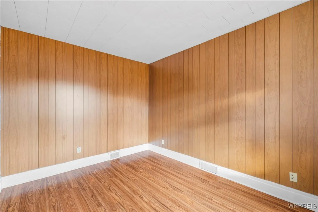 1968 Welch Avenue, Niagara Falls, New York 14303, Niagara Falls, New York 14303, 4 Bedrooms Bedrooms, 8 Rooms Rooms,2 BathroomsBathrooms,Residential,For Sale,1968 Welch Avenue, Niagara Falls, New York 14303,0,B1652500