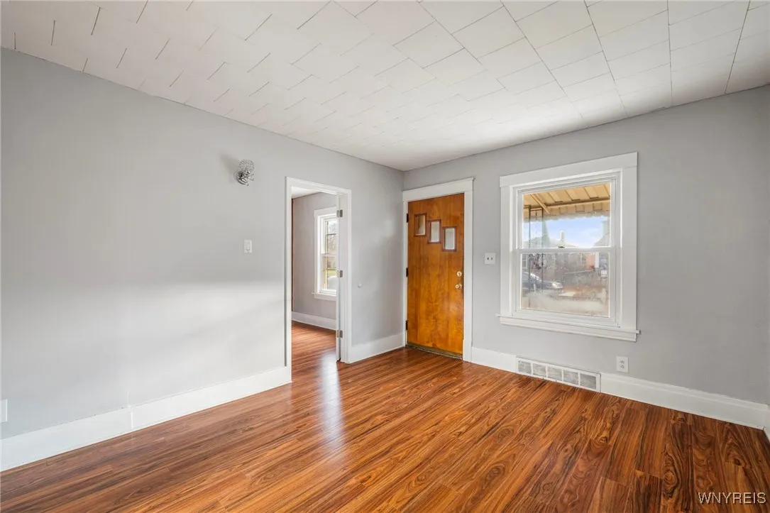 1968 Welch Avenue, Niagara Falls, New York 14303, Niagara Falls, New York 14303, 4 Bedrooms Bedrooms, 8 Rooms Rooms,2 BathroomsBathrooms,Residential,For Sale,1968 Welch Avenue, Niagara Falls, New York 14303,0,B1652500