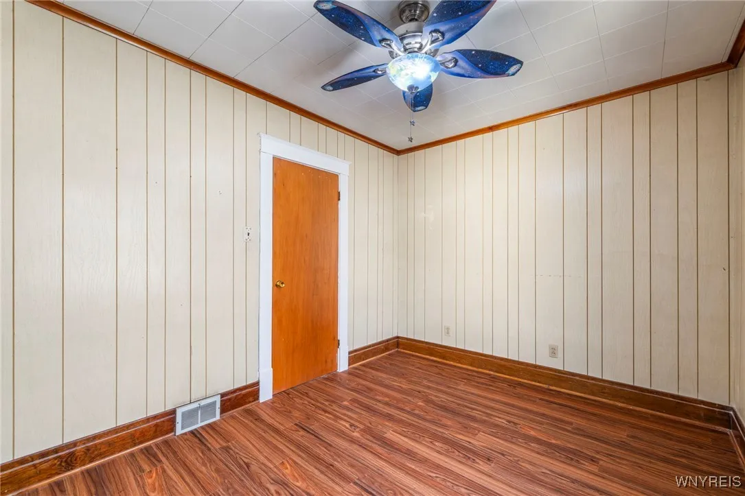 1968 Welch Avenue, Niagara Falls, New York 14303, Niagara Falls, New York 14303, 4 Bedrooms Bedrooms, 8 Rooms Rooms,2 BathroomsBathrooms,Residential,For Sale,1968 Welch Avenue, Niagara Falls, New York 14303,0,B1652500