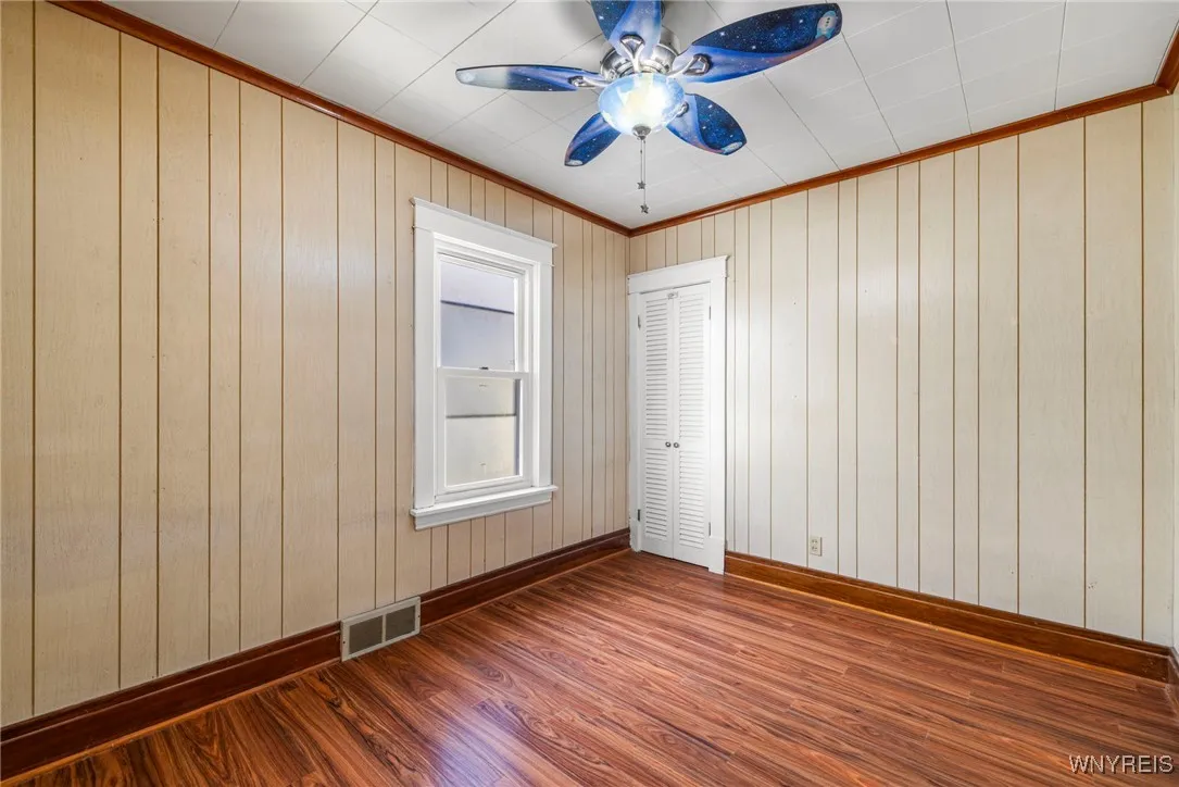 1968 Welch Avenue, Niagara Falls, New York 14303, Niagara Falls, New York 14303, 4 Bedrooms Bedrooms, 8 Rooms Rooms,2 BathroomsBathrooms,Residential,For Sale,1968 Welch Avenue, Niagara Falls, New York 14303,0,B1652500