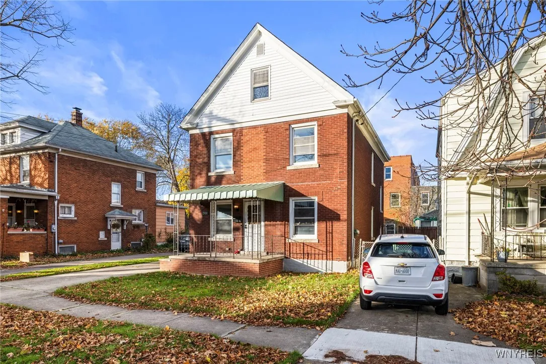 1968 Welch Avenue, Niagara Falls, New York 14303, Niagara Falls, New York 14303, 4 Bedrooms Bedrooms, 8 Rooms Rooms,2 BathroomsBathrooms,Residential,For Sale,1968 Welch Avenue, Niagara Falls, New York 14303,0,B1652500