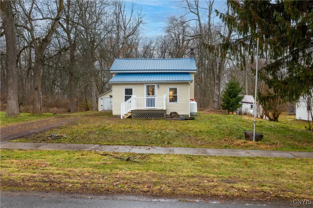 651 South James Street, Cape Vincent, New York 136, Cape Vincent, New York 13618, 4 Bedrooms Bedrooms, 7 Rooms Rooms,1 BathroomBathrooms,Residential,For Sale,651 South James Street, Cape Vincent, New York 136,0,S1651702