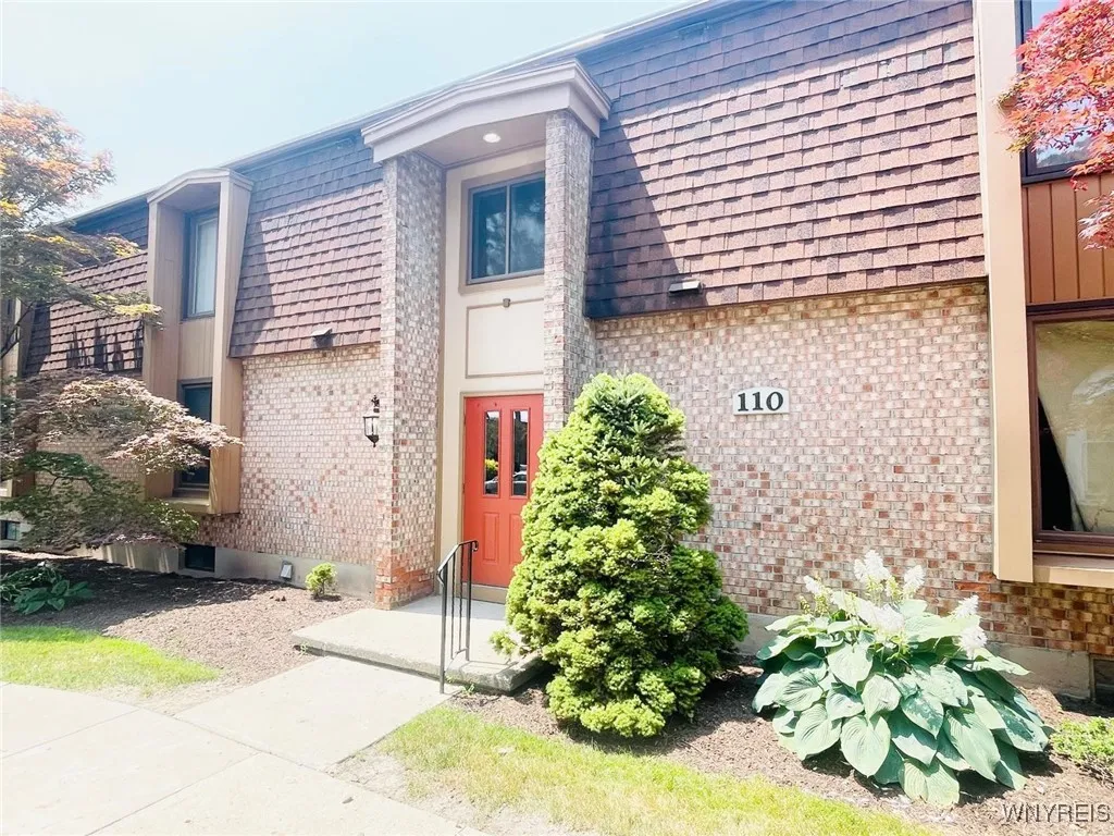 110 Charter Oaks Drive 3, Amherst, New York 14228, Amherst, New York 14228, 1 Bedroom Bedrooms, 5 Rooms Rooms,1 BathroomBathrooms,Residential Lease,For Rent,110 Charter Oaks Drive 3, Amherst, New York 14228,0,B1652508