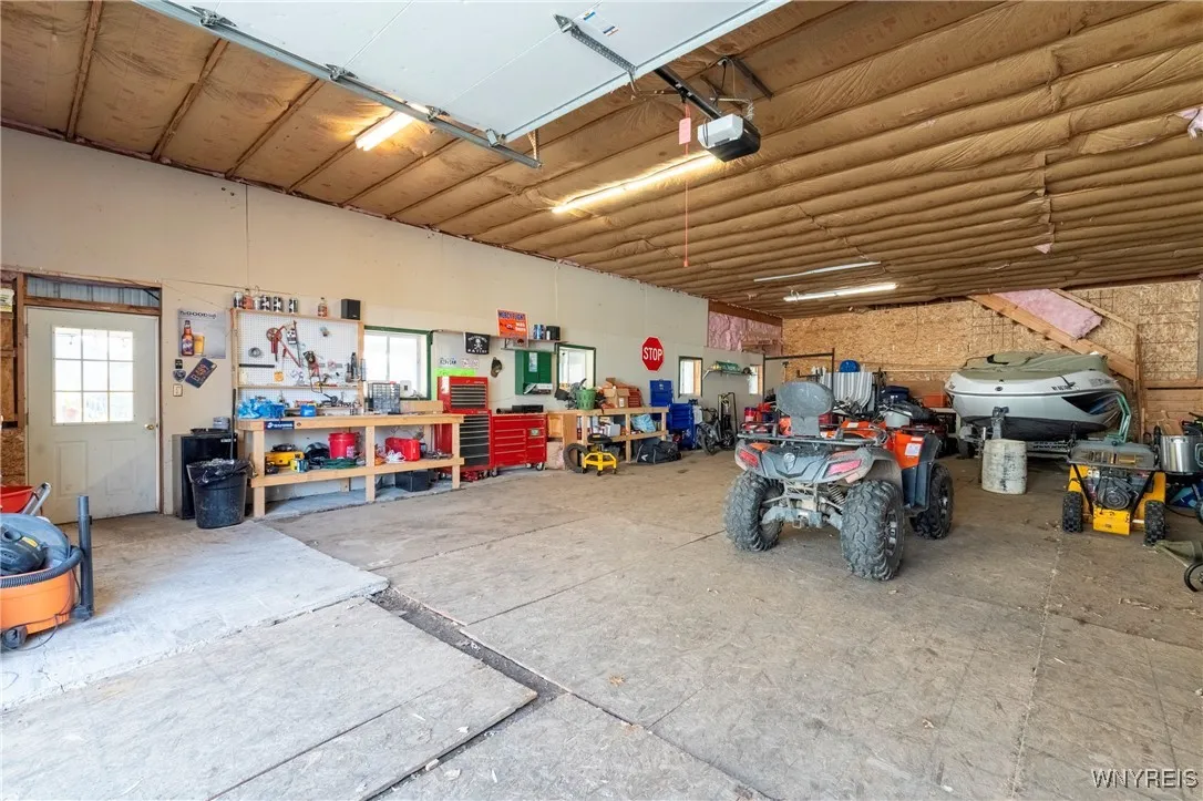 8770 Sesh Road, Clarence, New York 14032, Clarence, New York 14032, 3 Bedrooms Bedrooms, 7 Rooms Rooms,2 BathroomsBathrooms,Residential,For Sale,8770 Sesh Road, Clarence, New York 14032,0,B1652513