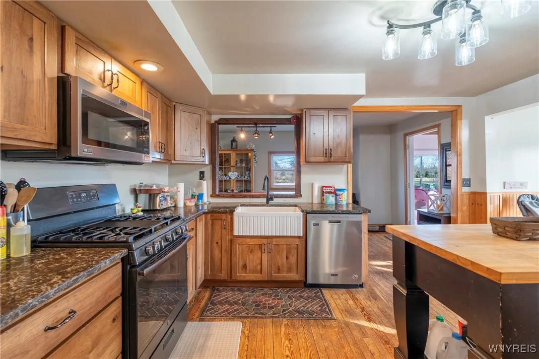 8770 Sesh Road, Clarence, New York 14032, Clarence, New York 14032, 3 Bedrooms Bedrooms, 7 Rooms Rooms,2 BathroomsBathrooms,Residential,For Sale,8770 Sesh Road, Clarence, New York 14032,0,B1652513