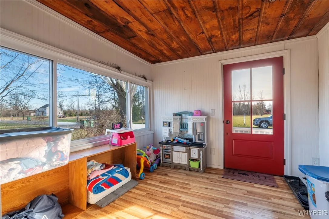 8770 Sesh Road, Clarence, New York 14032, Clarence, New York 14032, 3 Bedrooms Bedrooms, 7 Rooms Rooms,2 BathroomsBathrooms,Residential,For Sale,8770 Sesh Road, Clarence, New York 14032,0,B1652513