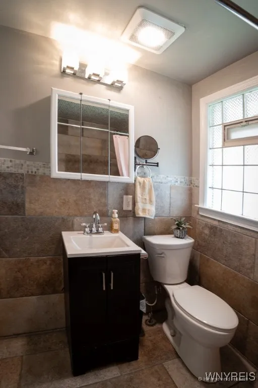 54 Covington Drive, West Seneca, New York 14220, West Seneca, New York 14220, 4 Bedrooms Bedrooms, 6 Rooms Rooms,1 BathroomBathrooms,Residential,For Sale,54 Covington Drive, West Seneca, New York 14220,0,B1652549