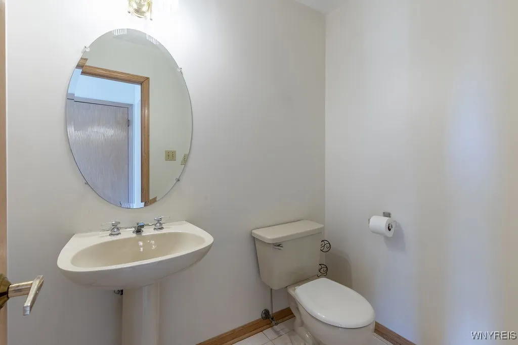 18 Islewoods, Grand Island, New York 14072, Grand Island, New York 14072, 5 Bedrooms Bedrooms, 12 Rooms Rooms,3 BathroomsBathrooms,Residential,For Sale,18 Islewoods, Grand Island, New York 14072,0,B1646349