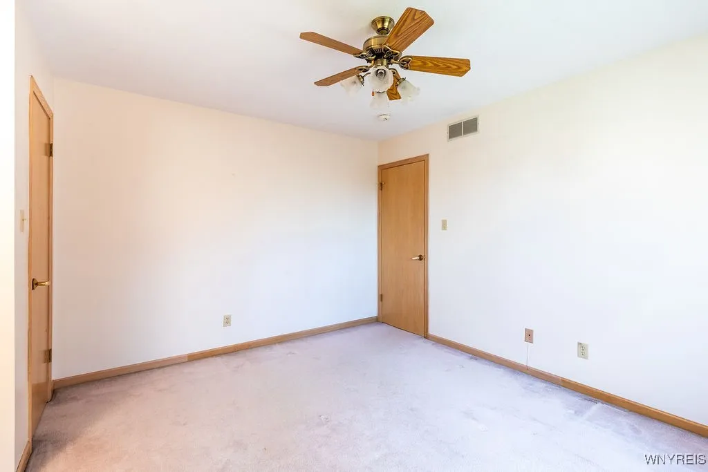 18 Islewoods, Grand Island, New York 14072, Grand Island, New York 14072, 5 Bedrooms Bedrooms, 12 Rooms Rooms,3 BathroomsBathrooms,Residential,For Sale,18 Islewoods, Grand Island, New York 14072,0,B1646349