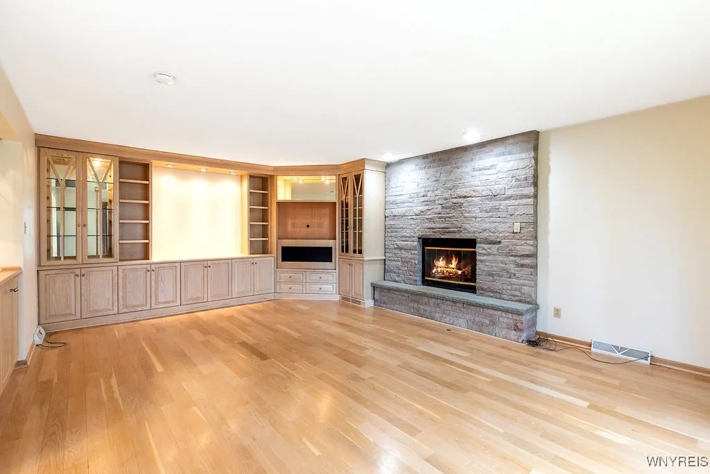 18 Islewoods, Grand Island, New York 14072, Grand Island, New York 14072, 5 Bedrooms Bedrooms, 12 Rooms Rooms,3 BathroomsBathrooms,Residential,For Sale,18 Islewoods, Grand Island, New York 14072,0,B1646349