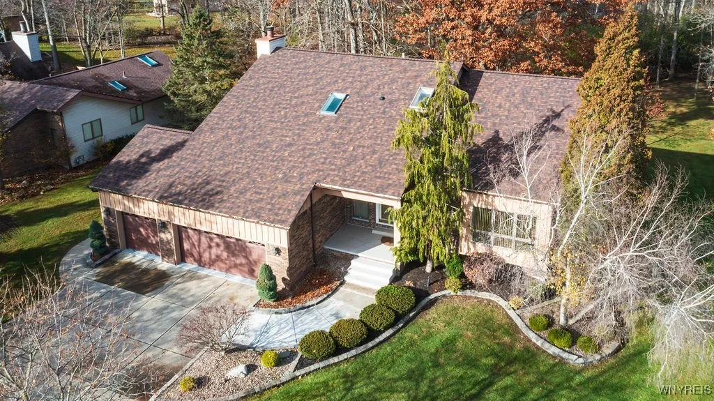 18 Islewoods, Grand Island, New York 14072, Grand Island, New York 14072, 5 Bedrooms Bedrooms, 12 Rooms Rooms,3 BathroomsBathrooms,Residential,For Sale,18 Islewoods, Grand Island, New York 14072,0,B1646349