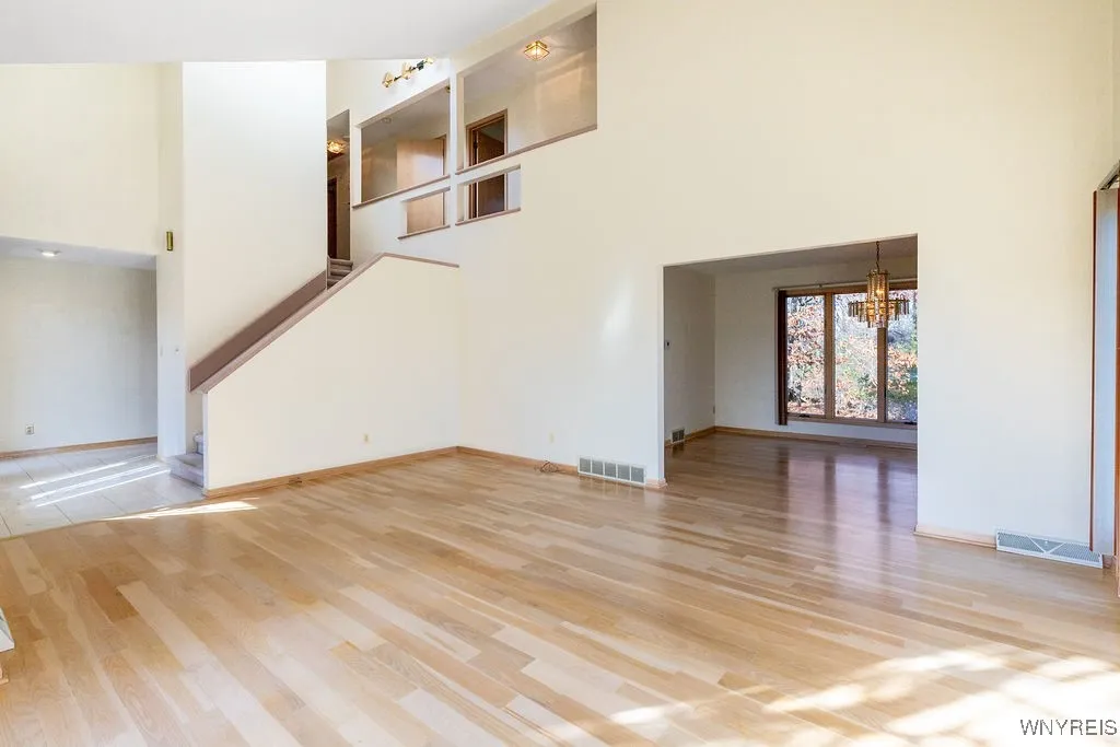 18 Islewoods, Grand Island, New York 14072, Grand Island, New York 14072, 5 Bedrooms Bedrooms, 12 Rooms Rooms,3 BathroomsBathrooms,Residential,For Sale,18 Islewoods, Grand Island, New York 14072,0,B1646349