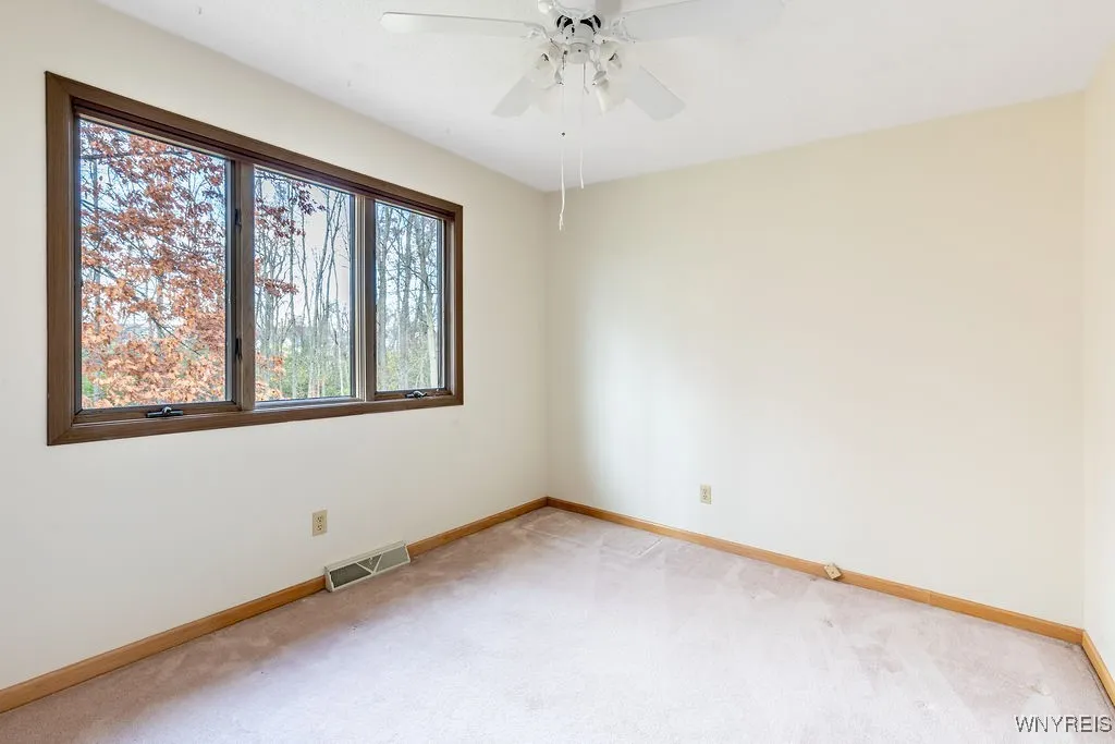 18 Islewoods, Grand Island, New York 14072, Grand Island, New York 14072, 5 Bedrooms Bedrooms, 12 Rooms Rooms,3 BathroomsBathrooms,Residential,For Sale,18 Islewoods, Grand Island, New York 14072,0,B1646349