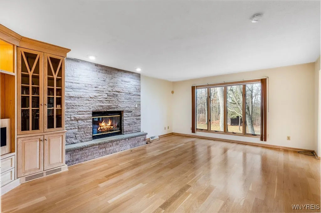 18 Islewoods, Grand Island, New York 14072, Grand Island, New York 14072, 5 Bedrooms Bedrooms, 12 Rooms Rooms,3 BathroomsBathrooms,Residential,For Sale,18 Islewoods, Grand Island, New York 14072,0,B1646349