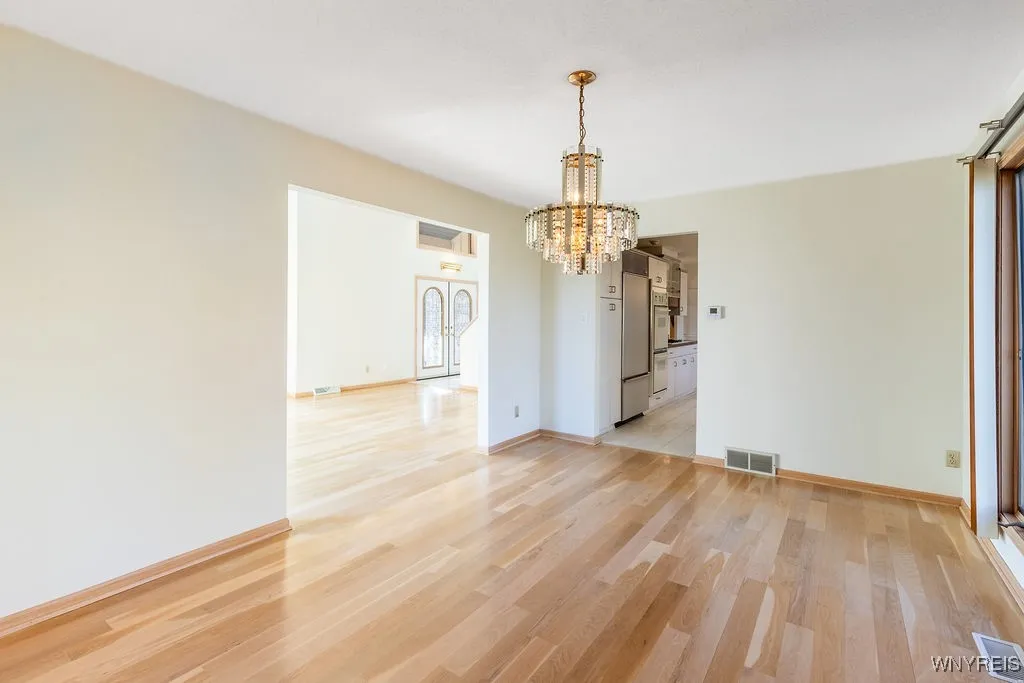 18 Islewoods, Grand Island, New York 14072, Grand Island, New York 14072, 5 Bedrooms Bedrooms, 12 Rooms Rooms,3 BathroomsBathrooms,Residential,For Sale,18 Islewoods, Grand Island, New York 14072,0,B1646349