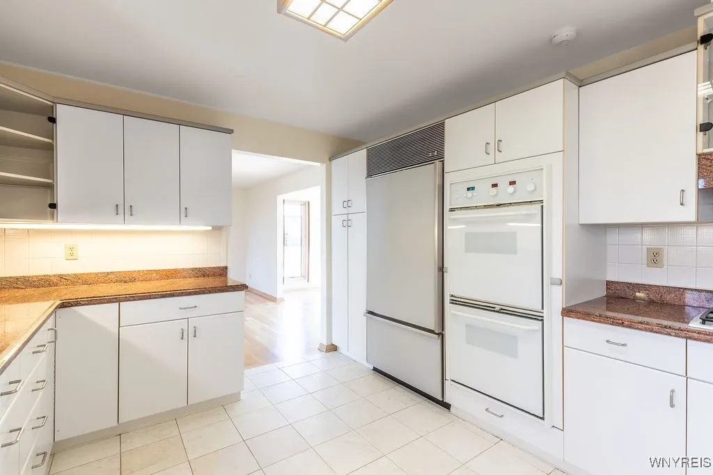 18 Islewoods, Grand Island, New York 14072, Grand Island, New York 14072, 5 Bedrooms Bedrooms, 12 Rooms Rooms,3 BathroomsBathrooms,Residential,For Sale,18 Islewoods, Grand Island, New York 14072,0,B1646349