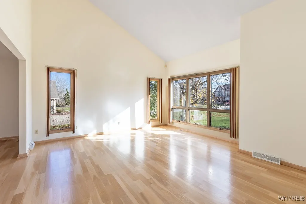 18 Islewoods, Grand Island, New York 14072, Grand Island, New York 14072, 5 Bedrooms Bedrooms, 12 Rooms Rooms,3 BathroomsBathrooms,Residential,For Sale,18 Islewoods, Grand Island, New York 14072,0,B1646349