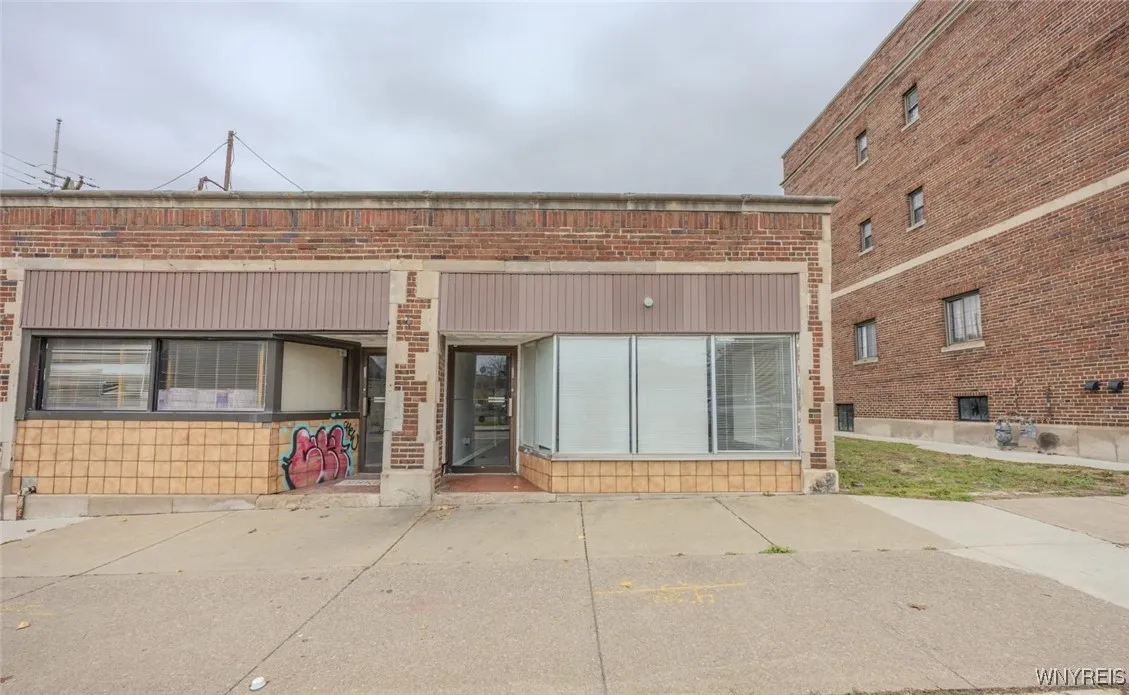 524 Main Street, Niagara Falls, New York 14301, Niagara Falls, New York 14301, ,Commercial Lease,For Rent,524 Main Street, Niagara Falls, New York 14301,0,B1652097