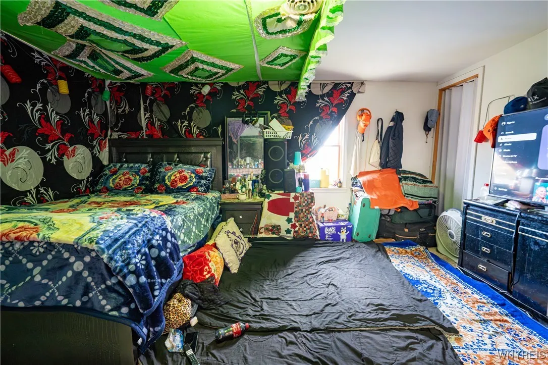 2128 Jerauld Avenue, Niagara Falls, New York 14305, Niagara Falls, New York 14305, 6 Bedrooms Bedrooms, ,4 BathroomsBathrooms,Residential,For Sale,2128 Jerauld Avenue, Niagara Falls, New York 14305,0,B1651182