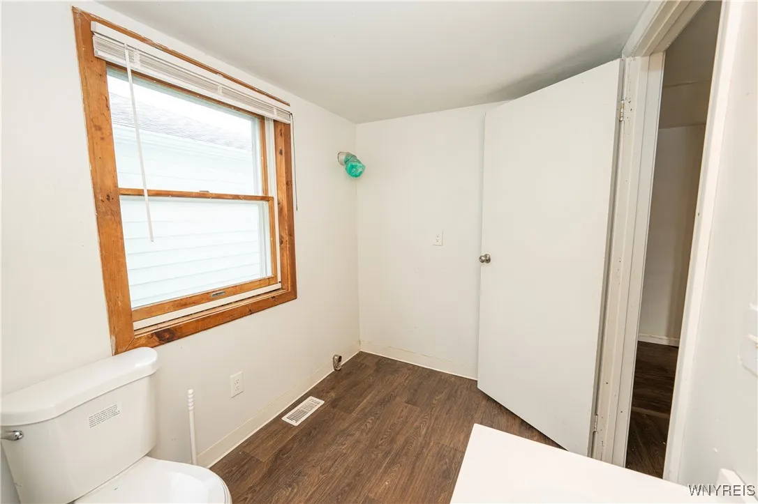 2128 Jerauld Avenue, Niagara Falls, New York 14305, Niagara Falls, New York 14305, 6 Bedrooms Bedrooms, ,4 BathroomsBathrooms,Residential,For Sale,2128 Jerauld Avenue, Niagara Falls, New York 14305,0,B1651182