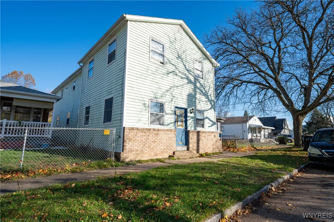 2128 Jerauld Avenue, Niagara Falls, New York 14305, Niagara Falls, New York 14305, 6 Bedrooms Bedrooms, ,4 BathroomsBathrooms,Residential,For Sale,2128 Jerauld Avenue, Niagara Falls, New York 14305,0,B1651182
