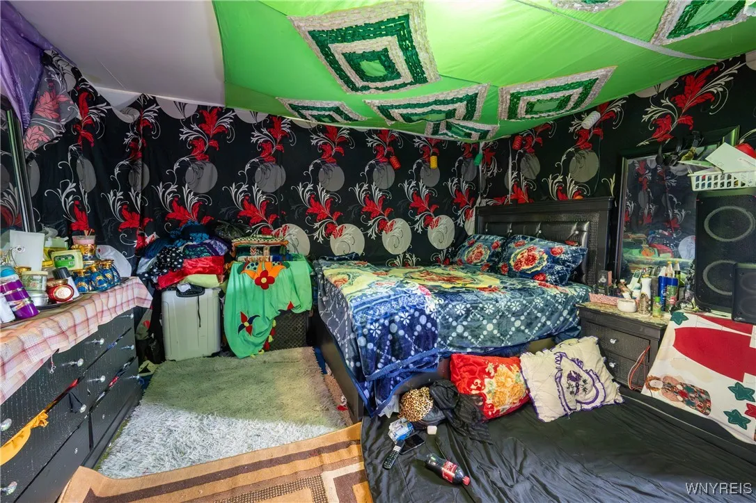 2128 Jerauld Avenue, Niagara Falls, New York 14305, Niagara Falls, New York 14305, 6 Bedrooms Bedrooms, ,4 BathroomsBathrooms,Residential,For Sale,2128 Jerauld Avenue, Niagara Falls, New York 14305,0,B1651182