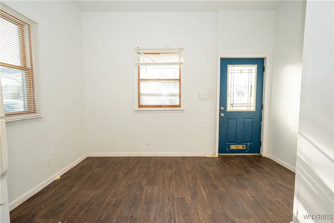 2128 Jerauld Avenue, Niagara Falls, New York 14305, Niagara Falls, New York 14305, 6 Bedrooms Bedrooms, ,4 BathroomsBathrooms,Residential,For Sale,2128 Jerauld Avenue, Niagara Falls, New York 14305,0,B1651182