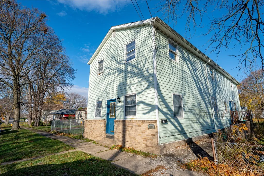 2128 Jerauld Avenue, Niagara Falls, New York 14305, Niagara Falls, New York 14305, 6 Bedrooms Bedrooms, ,4 BathroomsBathrooms,Residential,For Sale,2128 Jerauld Avenue, Niagara Falls, New York 14305,0,B1651182