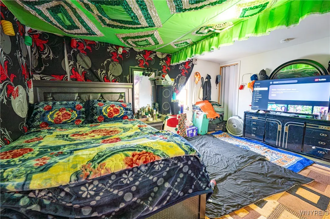 2128 Jerauld Avenue, Niagara Falls, New York 14305, Niagara Falls, New York 14305, 6 Bedrooms Bedrooms, ,4 BathroomsBathrooms,Residential,For Sale,2128 Jerauld Avenue, Niagara Falls, New York 14305,0,B1651182