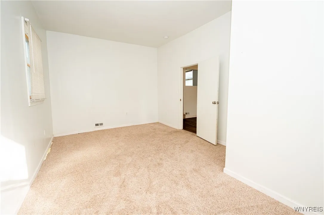 2128 Jerauld Avenue, Niagara Falls, New York 14305, Niagara Falls, New York 14305, 6 Bedrooms Bedrooms, ,4 BathroomsBathrooms,Residential,For Sale,2128 Jerauld Avenue, Niagara Falls, New York 14305,0,B1651182