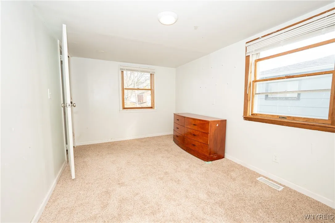 2128 Jerauld Avenue, Niagara Falls, New York 14305, Niagara Falls, New York 14305, 6 Bedrooms Bedrooms, ,4 BathroomsBathrooms,Residential,For Sale,2128 Jerauld Avenue, Niagara Falls, New York 14305,0,B1651182