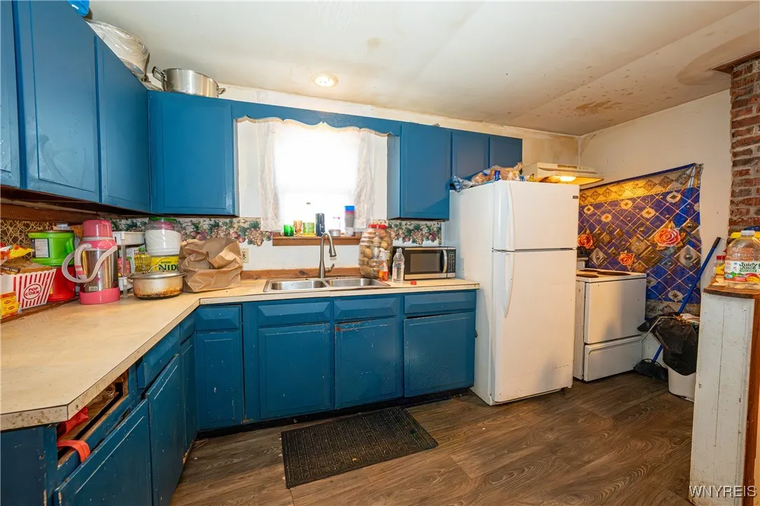 2128 Jerauld Avenue, Niagara Falls, New York 14305, Niagara Falls, New York 14305, 6 Bedrooms Bedrooms, ,4 BathroomsBathrooms,Residential,For Sale,2128 Jerauld Avenue, Niagara Falls, New York 14305,0,B1651182
