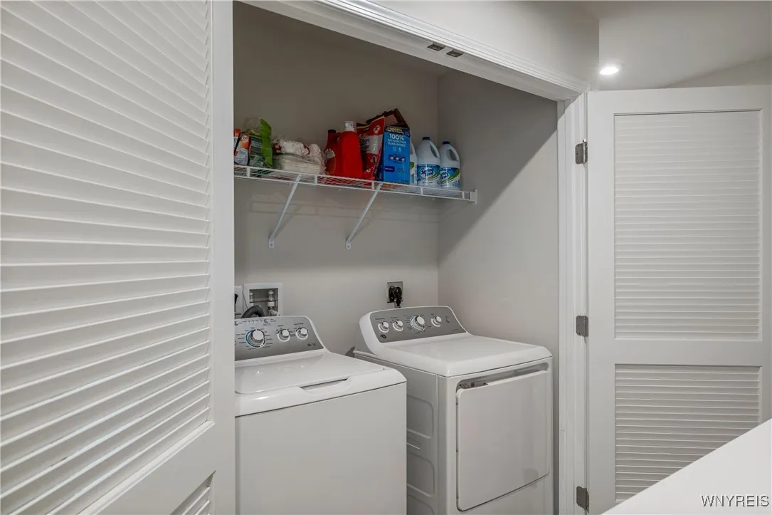 107 Grant Boulevard, West Seneca, New York 14218, West Seneca, New York 14218, 3 Bedrooms Bedrooms, 5 Rooms Rooms,2 BathroomsBathrooms,Residential,For Sale,107 Grant Boulevard, West Seneca, New York 14218,0,B1652676