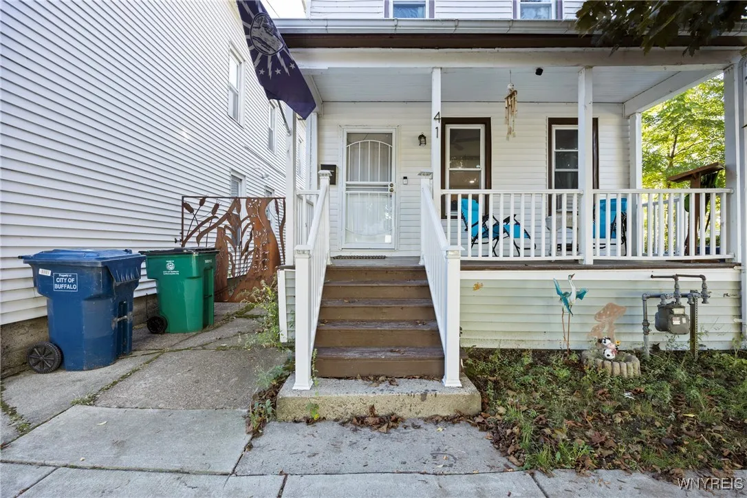41 Hamilton Street, Buffalo, New York 14207, Buffalo, New York 14207, 5 Bedrooms Bedrooms, 10 Rooms Rooms,2 BathroomsBathrooms,Residential,Closed,41 Hamilton Street, Buffalo, New York 14207,0,B1651850