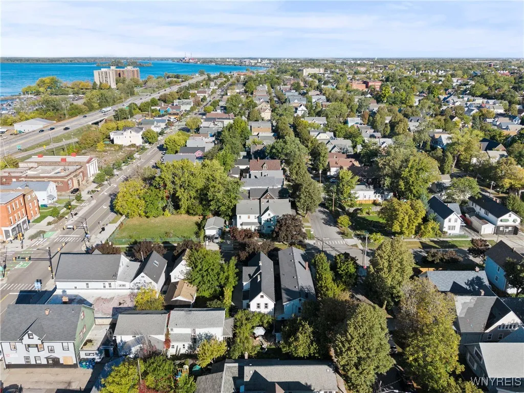41 Hamilton Street, Buffalo, New York 14207, Buffalo, New York 14207, 5 Bedrooms Bedrooms, 10 Rooms Rooms,2 BathroomsBathrooms,Residential,Closed,41 Hamilton Street, Buffalo, New York 14207,0,B1651850