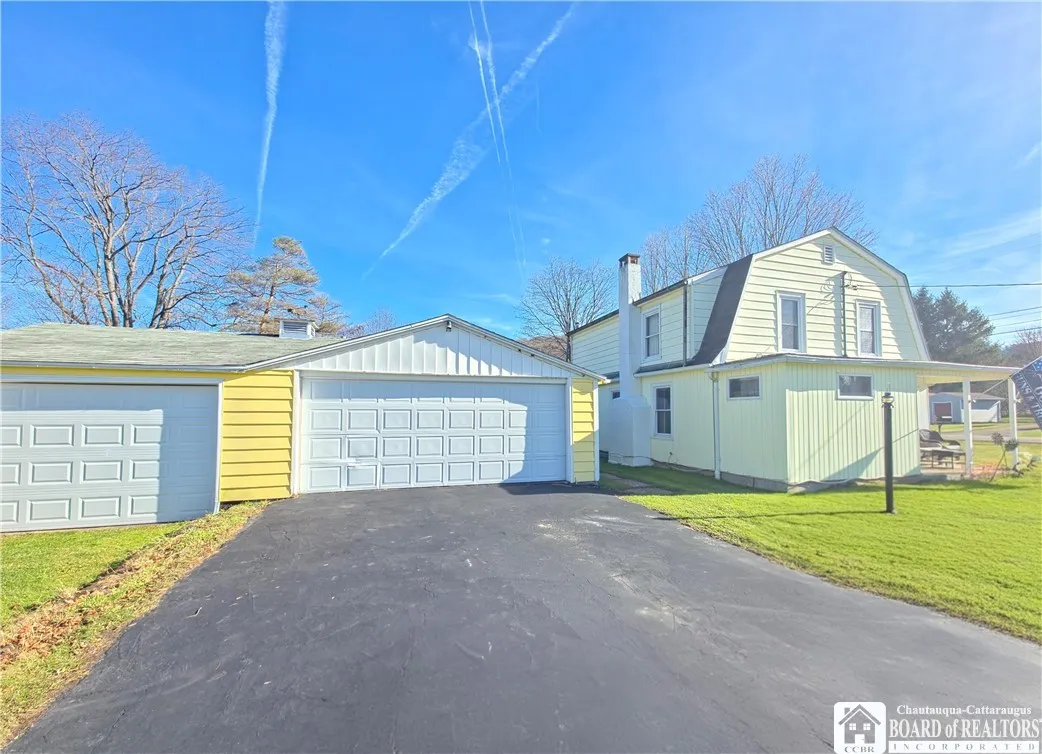 3254 1st Avenue, Wellsville, New York 14895, Wellsville, New York 14895, 3 Bedrooms Bedrooms, 9 Rooms Rooms,1 BathroomBathrooms,Residential,For Sale,3254 1st Avenue, Wellsville, New York 14895,0,R1652793