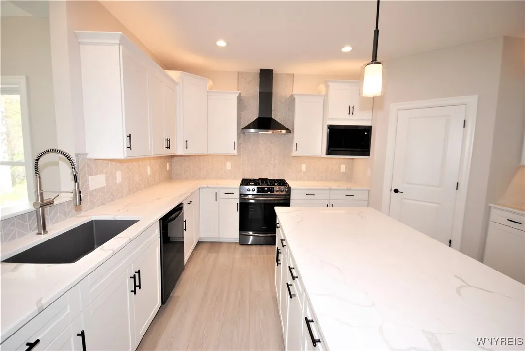 7 Knoche Way, Orchard Park, New York 14127, Orchard Park, New York 14127, 4 Bedrooms Bedrooms, 12 Rooms Rooms,2 BathroomsBathrooms,Residential,For Sale,7 Knoche Way, Orchard Park, New York 14127,0,B1651775