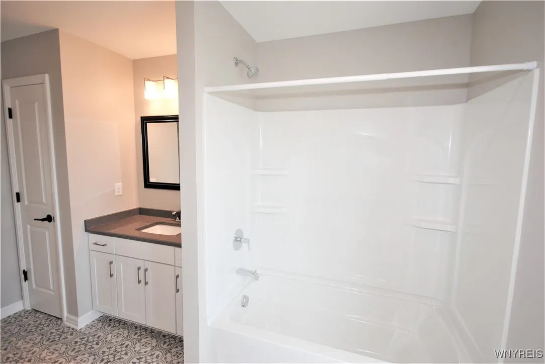 7 Knoche Way, Orchard Park, New York 14127, Orchard Park, New York 14127, 4 Bedrooms Bedrooms, 12 Rooms Rooms,2 BathroomsBathrooms,Residential,For Sale,7 Knoche Way, Orchard Park, New York 14127,0,B1651775