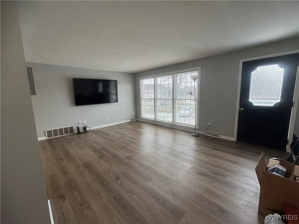 95 Carriage Drive 7, Orchard Park, New York 14127, Orchard Park, New York 14127, 2 Bedrooms Bedrooms, 4 Rooms Rooms,1 BathroomBathrooms,Residential Lease,For Rent,95 Carriage Drive 7, Orchard Park, New York 14127,0,B1652869