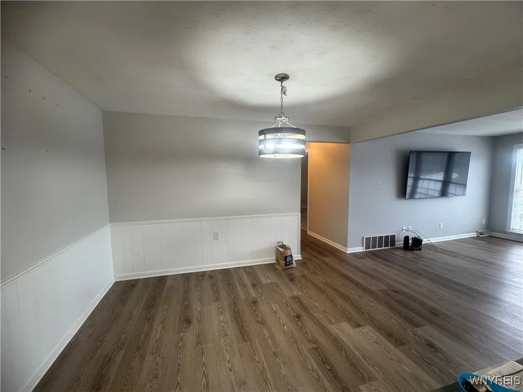 95 Carriage Drive 7, Orchard Park, New York 14127, Orchard Park, New York 14127, 2 Bedrooms Bedrooms, 4 Rooms Rooms,1 BathroomBathrooms,Residential Lease,For Rent,95 Carriage Drive 7, Orchard Park, New York 14127,0,B1652869