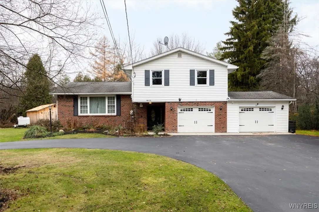 52 Three Rod Road, Alden, New York 14004, Alden, New York 14004, 3 Bedrooms Bedrooms, 7 Rooms Rooms,1 BathroomBathrooms,Residential,Closed,52 Three Rod Road, Alden, New York 14004,0,B1653000