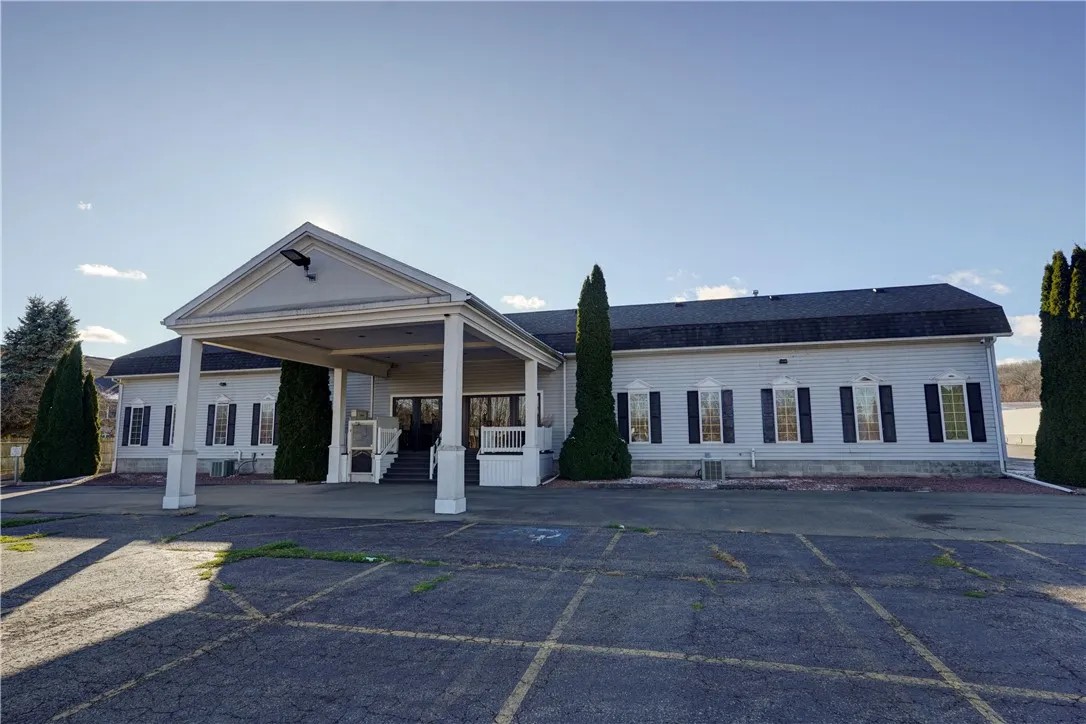 134 North Main Street, Mt Morris, New York 14510, Mt Morris, New York 14510, ,Commercial Sale,For Sale,134 North Main Street, Mt Morris, New York 14510,0,R1650934