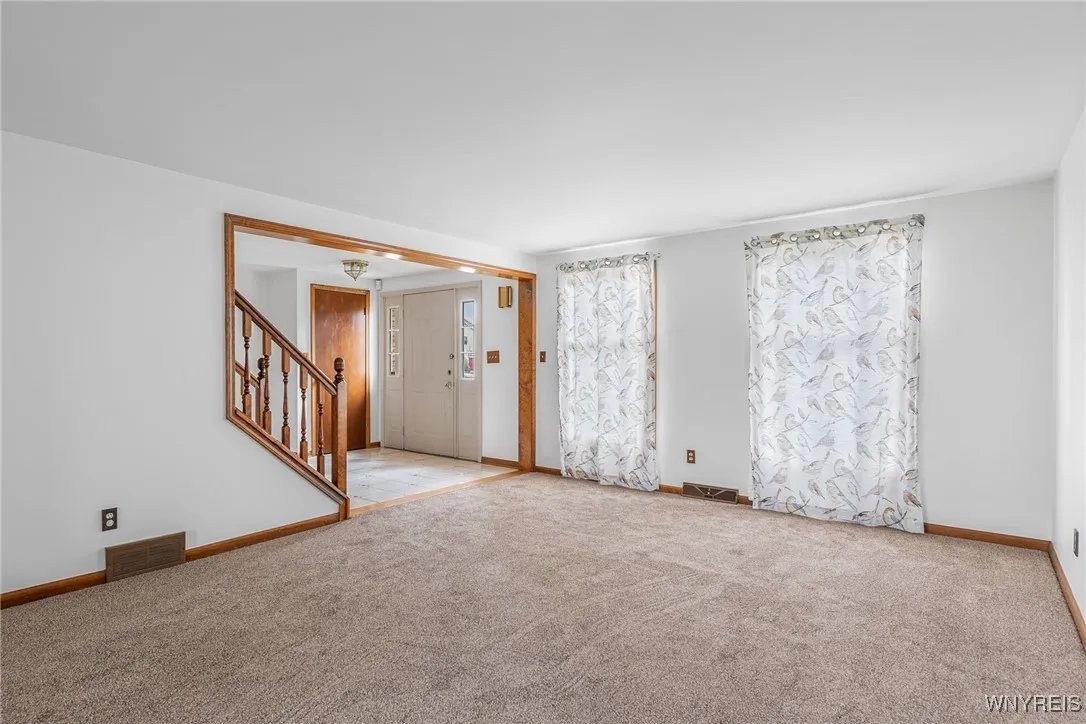 5790 Kippen Drive, Clarence, New York 14051, Clarence, New York 14051, 4 Bedrooms Bedrooms, 14 Rooms Rooms,2 BathroomsBathrooms,Residential,Closed,5790 Kippen Drive, Clarence, New York 14051,0,B1653193