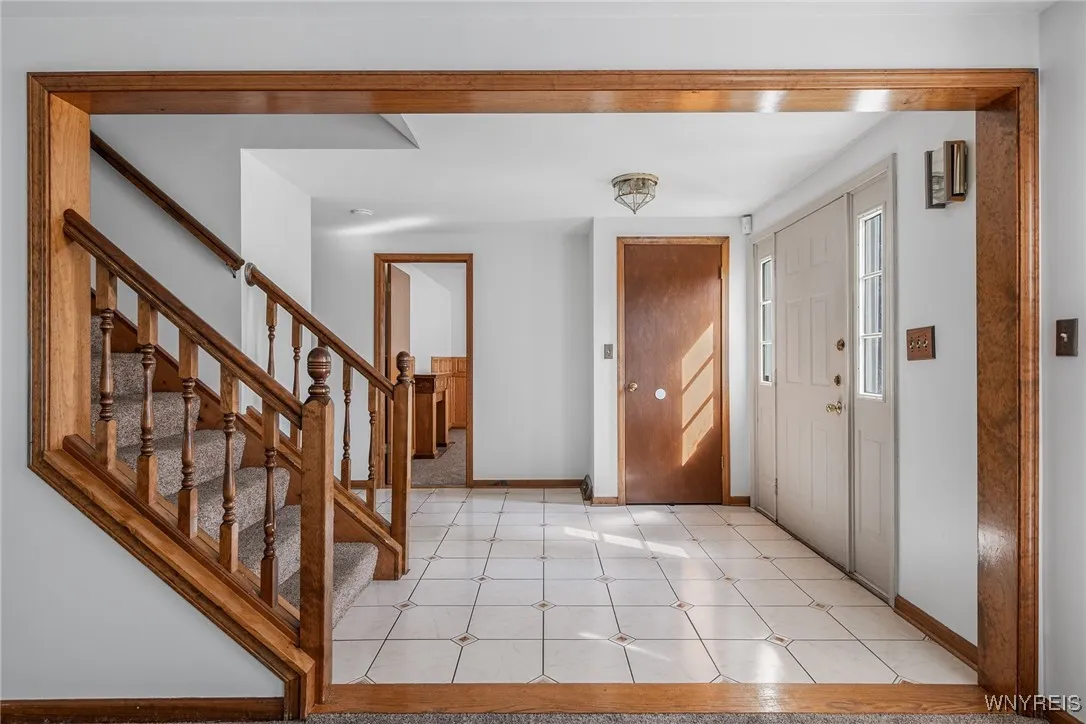 5790 Kippen Drive, Clarence, New York 14051, Clarence, New York 14051, 4 Bedrooms Bedrooms, 14 Rooms Rooms,2 BathroomsBathrooms,Residential,Closed,5790 Kippen Drive, Clarence, New York 14051,0,B1653193