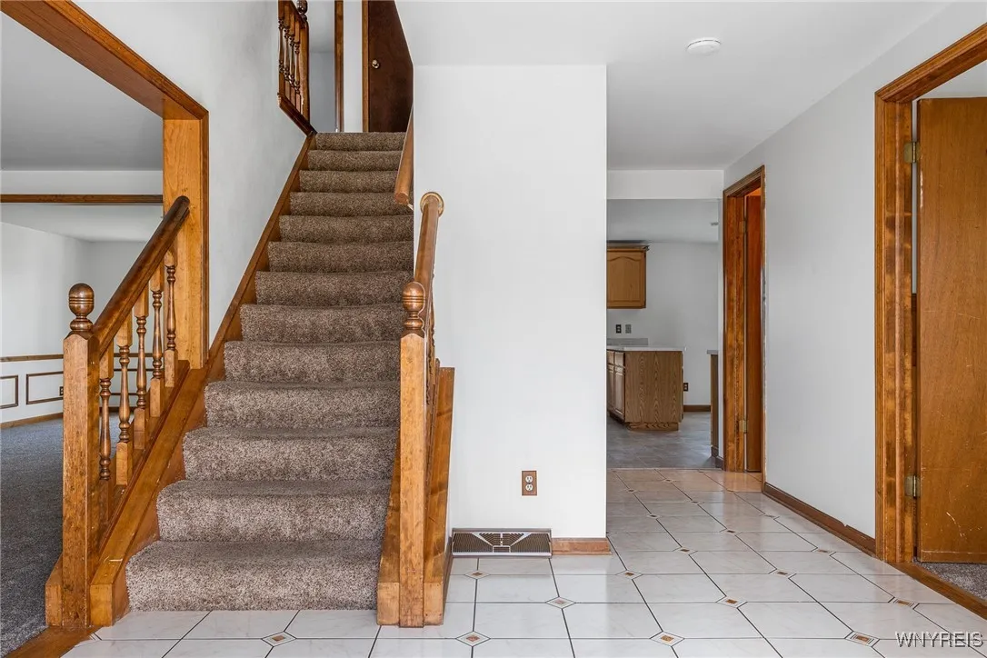 5790 Kippen Drive, Clarence, New York 14051, Clarence, New York 14051, 4 Bedrooms Bedrooms, 14 Rooms Rooms,2 BathroomsBathrooms,Residential,Closed,5790 Kippen Drive, Clarence, New York 14051,0,B1653193