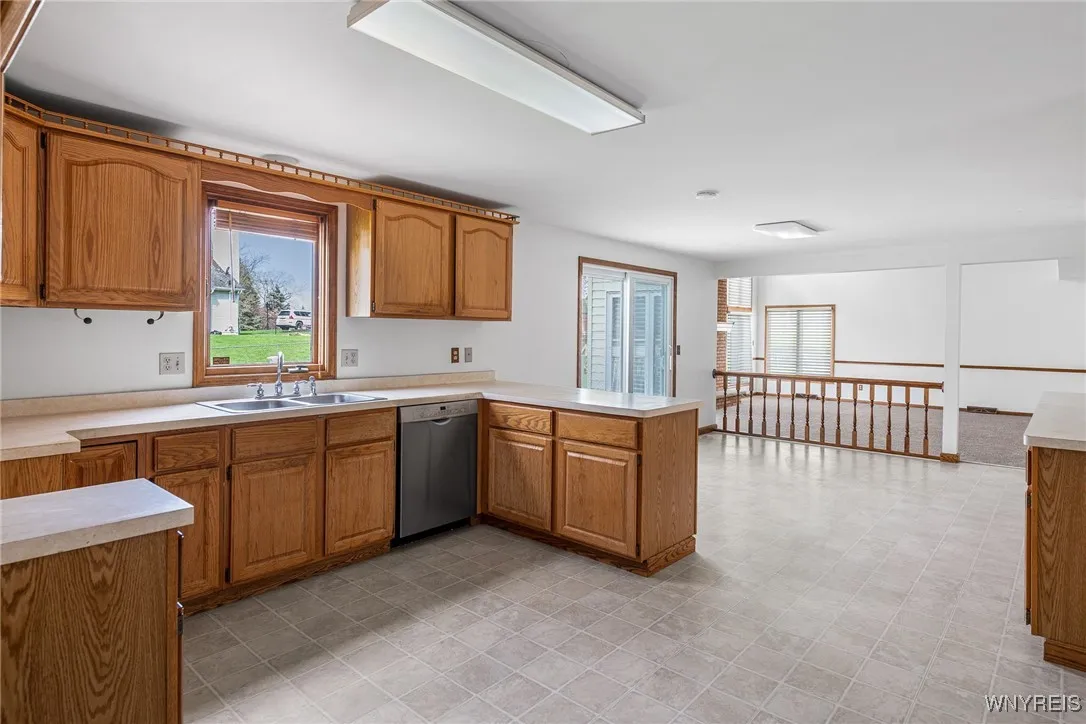 5790 Kippen Drive, Clarence, New York 14051, Clarence, New York 14051, 4 Bedrooms Bedrooms, 14 Rooms Rooms,2 BathroomsBathrooms,Residential,Closed,5790 Kippen Drive, Clarence, New York 14051,0,B1653193